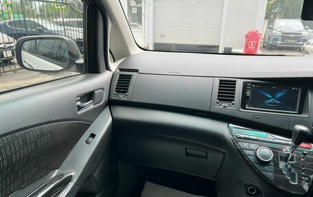 Toyota ISis I, 2011 год, 1 179 000 рублей, 18 фотография