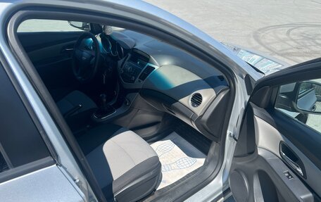 Chevrolet Cruze II, 2011 год, 735 000 рублей, 8 фотография