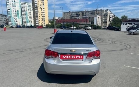 Chevrolet Cruze II, 2011 год, 735 000 рублей, 4 фотография