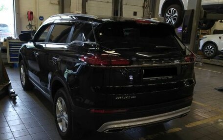 Geely Atlas, 2023 год, 1 800 000 рублей, 4 фотография