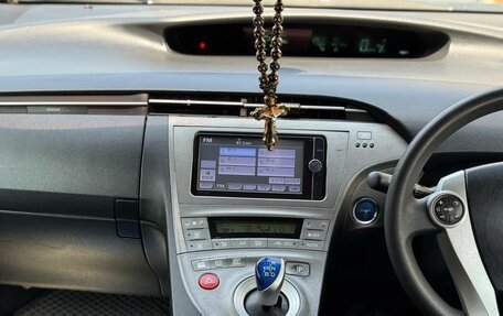 Toyota Prius, 2013 год, 875 000 рублей, 2 фотография