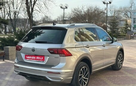 Volkswagen Tiguan II, 2021 год, 2 599 000 рублей, 7 фотография