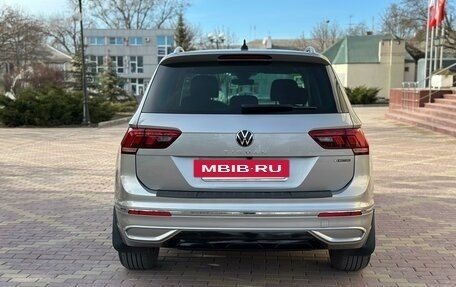 Volkswagen Tiguan II, 2021 год, 2 599 000 рублей, 9 фотография