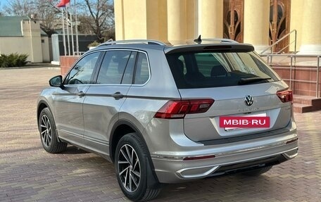 Volkswagen Tiguan II, 2021 год, 2 599 000 рублей, 3 фотография