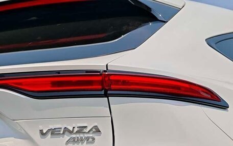 Toyota Venza, 2022 год, 4 180 000 рублей, 9 фотография