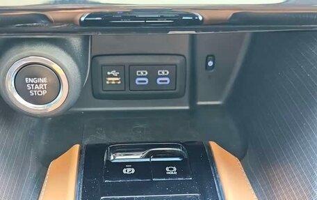 Toyota Venza, 2022 год, 4 180 000 рублей, 22 фотография