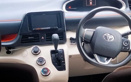 Toyota Sienta II, 2018 год, 1 150 000 рублей, 12 фотография