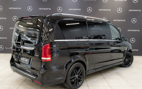 Mercedes-Benz V-Класс, 2017 год, 6 400 000 рублей, 5 фотография
