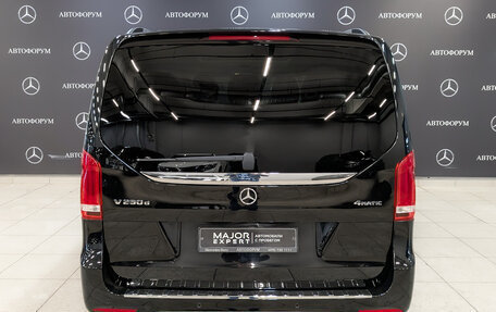 Mercedes-Benz V-Класс, 2017 год, 6 400 000 рублей, 6 фотография