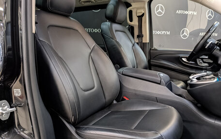 Mercedes-Benz V-Класс, 2017 год, 6 400 000 рублей, 23 фотография