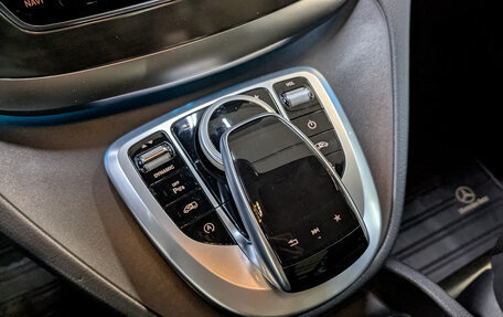 Mercedes-Benz V-Класс, 2017 год, 6 400 000 рублей, 21 фотография