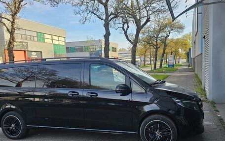 Mercedes-Benz V-Класс, 2024 год, 12 500 000 рублей, 2 фотография