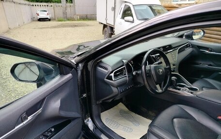 Toyota Camry, 2020 год, 2 420 000 рублей, 7 фотография
