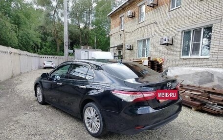 Toyota Camry, 2020 год, 2 420 000 рублей, 4 фотография