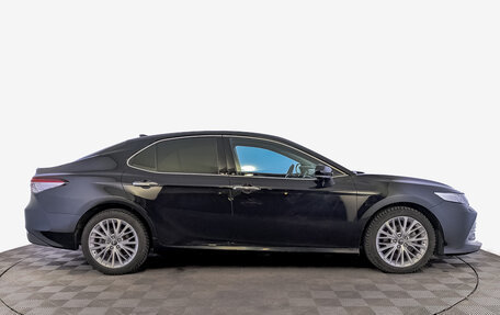 Toyota Camry, 2019 год, 2 700 000 рублей, 4 фотография