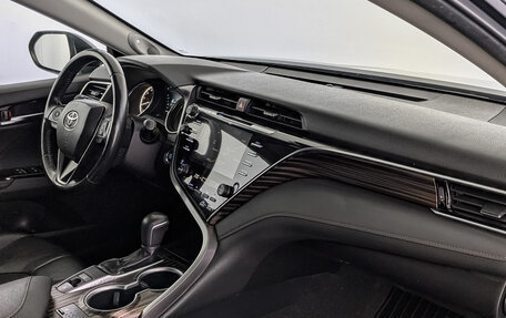 Toyota Camry, 2019 год, 2 700 000 рублей, 13 фотография