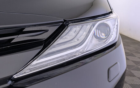 Toyota Camry, 2019 год, 2 700 000 рублей, 11 фотография