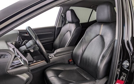 Toyota Camry, 2019 год, 2 700 000 рублей, 20 фотография