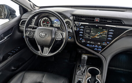Toyota Camry, 2019 год, 2 700 000 рублей, 29 фотография
