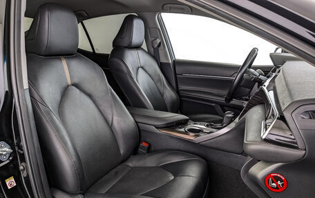 Toyota Camry, 2019 год, 2 700 000 рублей, 24 фотография