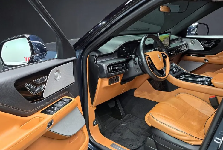Lincoln Aviator II, 2020 год, 4 050 000 рублей, 10 фотография