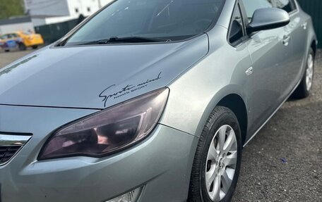 Opel Astra J, 2011 год, 780 000 рублей, 1 фотография