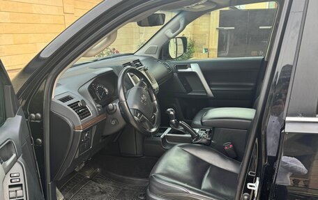 Toyota Land Cruiser Prado 150 рестайлинг 2, 2020 год, 7 000 000 рублей, 13 фотография