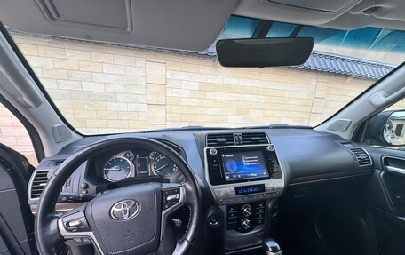 Toyota Land Cruiser Prado 150 рестайлинг 2, 2020 год, 7 000 000 рублей, 16 фотография