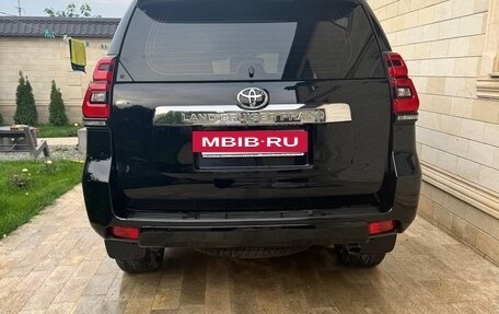 Toyota Land Cruiser Prado 150 рестайлинг 2, 2020 год, 7 000 000 рублей, 8 фотография