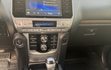 Toyota Land Cruiser Prado 150 рестайлинг 2, 2020 год, 7 000 000 рублей, 21 фотография