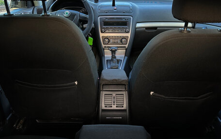 Skoda Octavia, 2010 год, 800 000 рублей, 24 фотография
