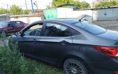 Hyundai Solaris II рестайлинг, 2011 год, 850 000 рублей, 3 фотография
