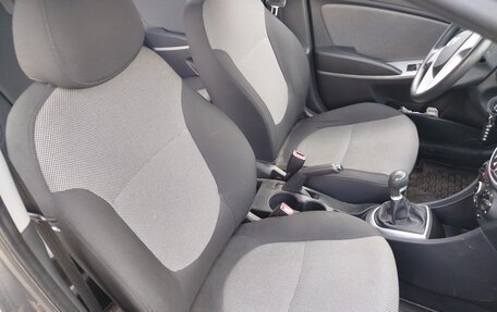 Hyundai Solaris II рестайлинг, 2011 год, 850 000 рублей, 8 фотография