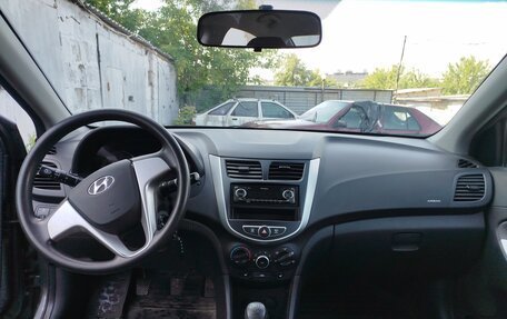Hyundai Solaris II рестайлинг, 2011 год, 850 000 рублей, 20 фотография