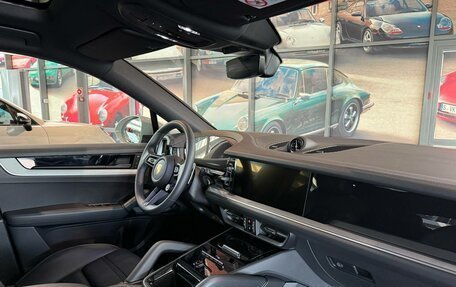Porsche Cayenne III, 2024 год, 15 900 000 рублей, 9 фотография