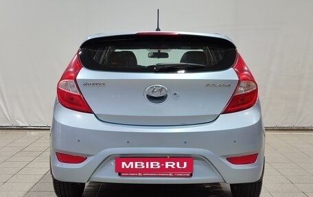 Hyundai Solaris II рестайлинг, 2011 год, 750 000 рублей, 6 фотография