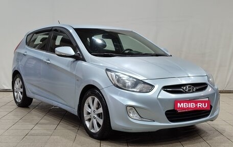 Hyundai Solaris II рестайлинг, 2011 год, 750 000 рублей, 3 фотография