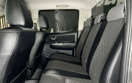 Toyota Hilux VII, 2015 год, 1 899 000 рублей, 12 фотография