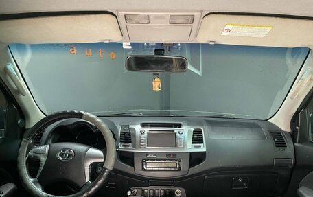 Toyota Hilux VII, 2015 год, 1 899 000 рублей, 9 фотография