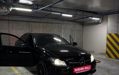 Mercedes-Benz C-Класс, 2011 год, 1 500 000 рублей, 8 фотография