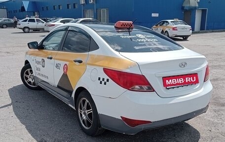 Hyundai Solaris II рестайлинг, 2015 год, 420 000 рублей, 6 фотография