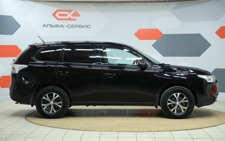 Mitsubishi Outlander III рестайлинг 3, 2014 год, 1 390 000 рублей, 4 фотография