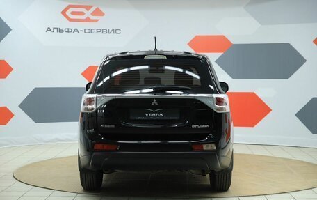 Mitsubishi Outlander III рестайлинг 3, 2014 год, 1 390 000 рублей, 6 фотография