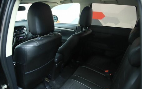 Mitsubishi Outlander III рестайлинг 3, 2014 год, 1 390 000 рублей, 11 фотография