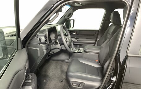 Toyota Land Cruiser Prado, 2024 год, 10 990 000 рублей, 16 фотография
