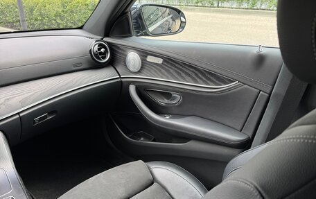 Mercedes-Benz E-Класс, 2018 год, 3 690 000 рублей, 9 фотография