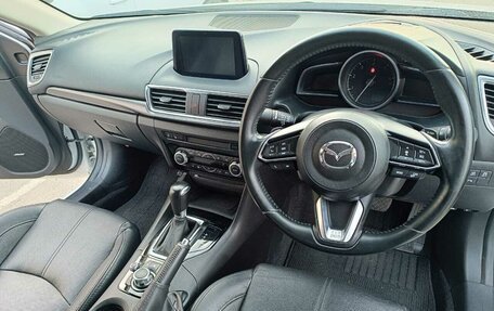 Mazda Axela, 2017 год, 1 450 000 рублей, 2 фотография