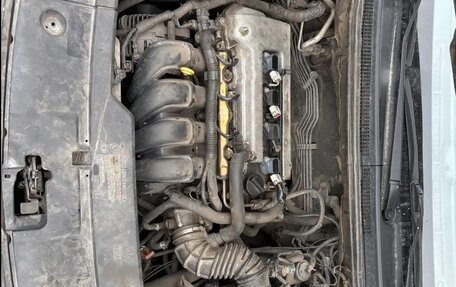 Toyota Avensis III рестайлинг, 2005 год, 950 000 рублей, 17 фотография