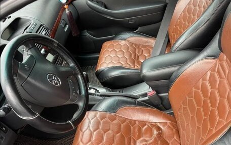 Toyota Avensis III рестайлинг, 2005 год, 950 000 рублей, 10 фотография