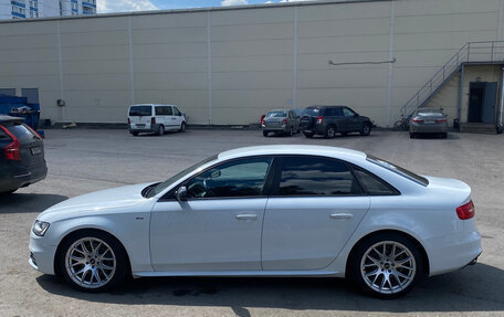 Audi A4, 2011 год, 1 950 000 рублей, 2 фотография